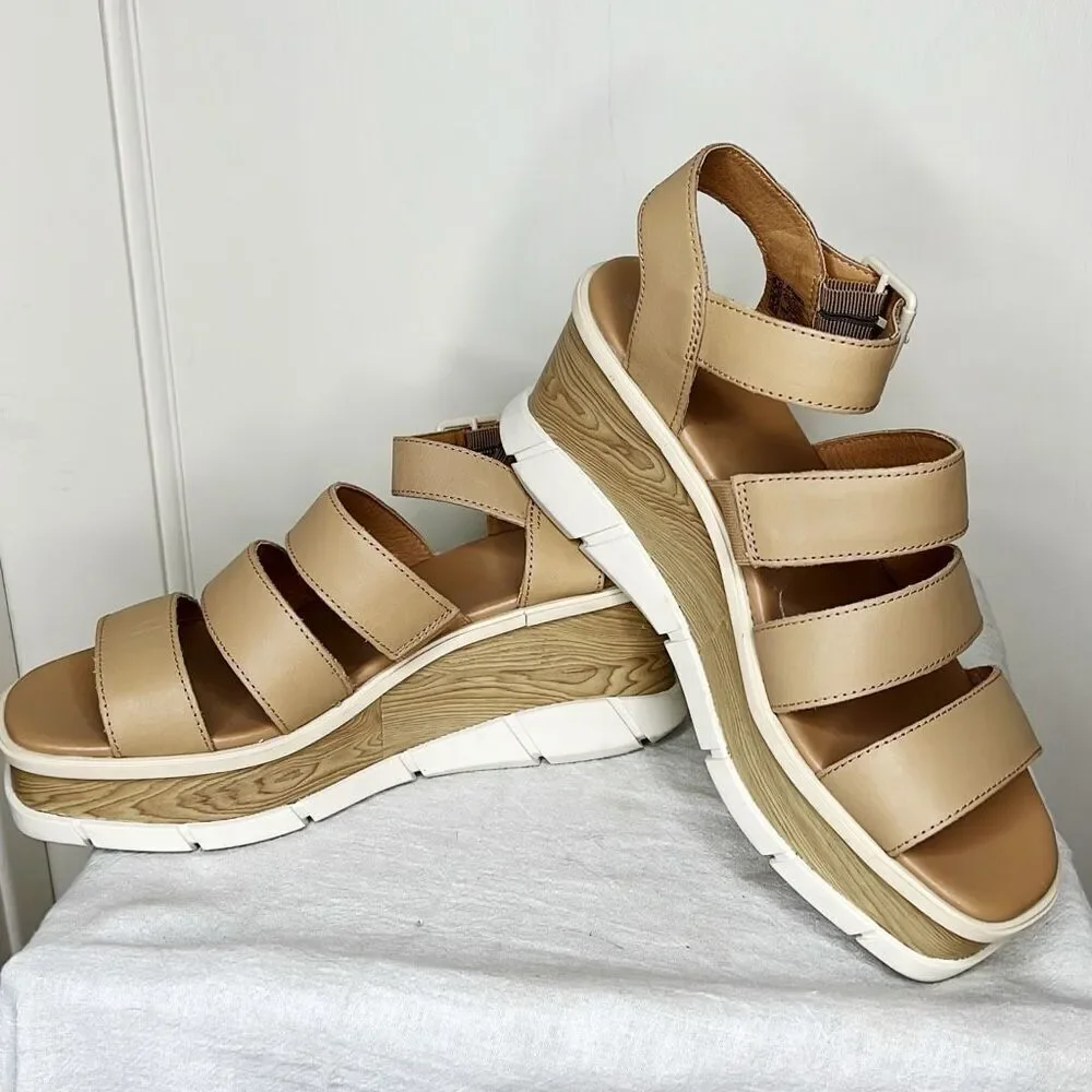 Sorel Joanie III Ankle Strap Wedge Platform Sandal in Honest Beige (Women) Size